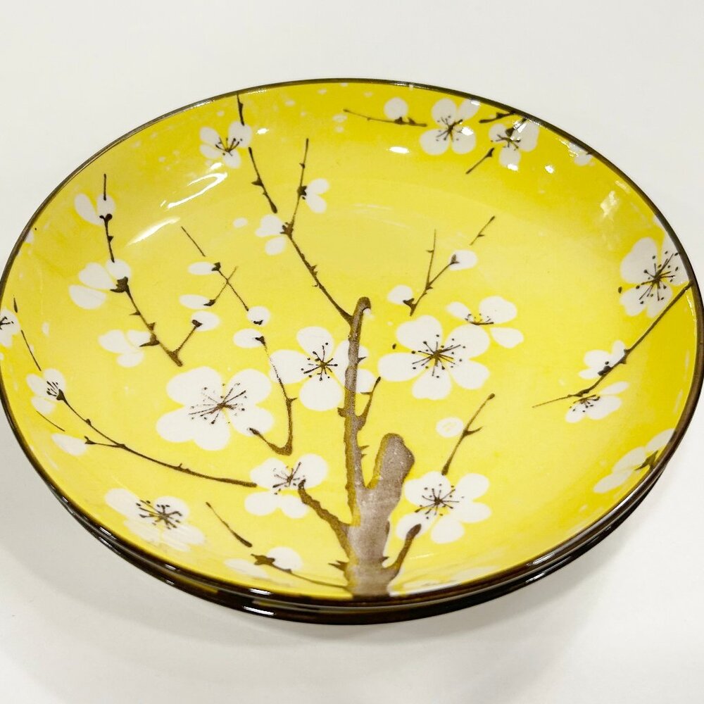 Set of 2 - Beautiful Decorative Floral Plates - Yellow, White w/ Floral Motif